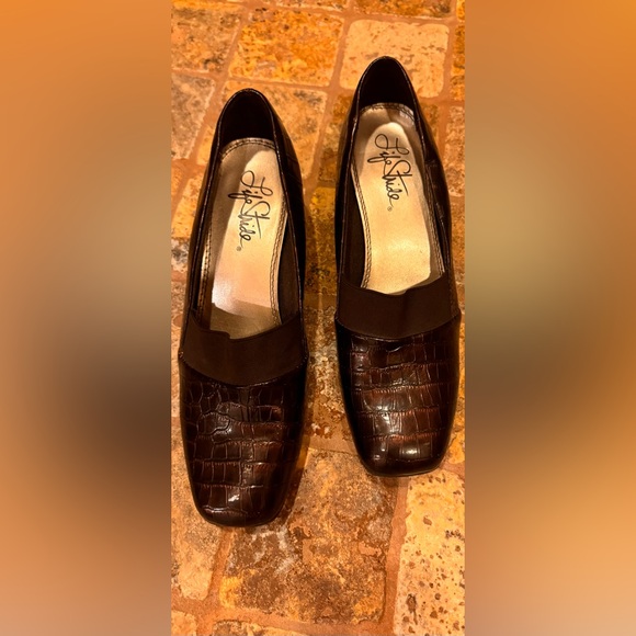 LifeStride Brown Crocodile Print Low heel - Picture 4 of 16